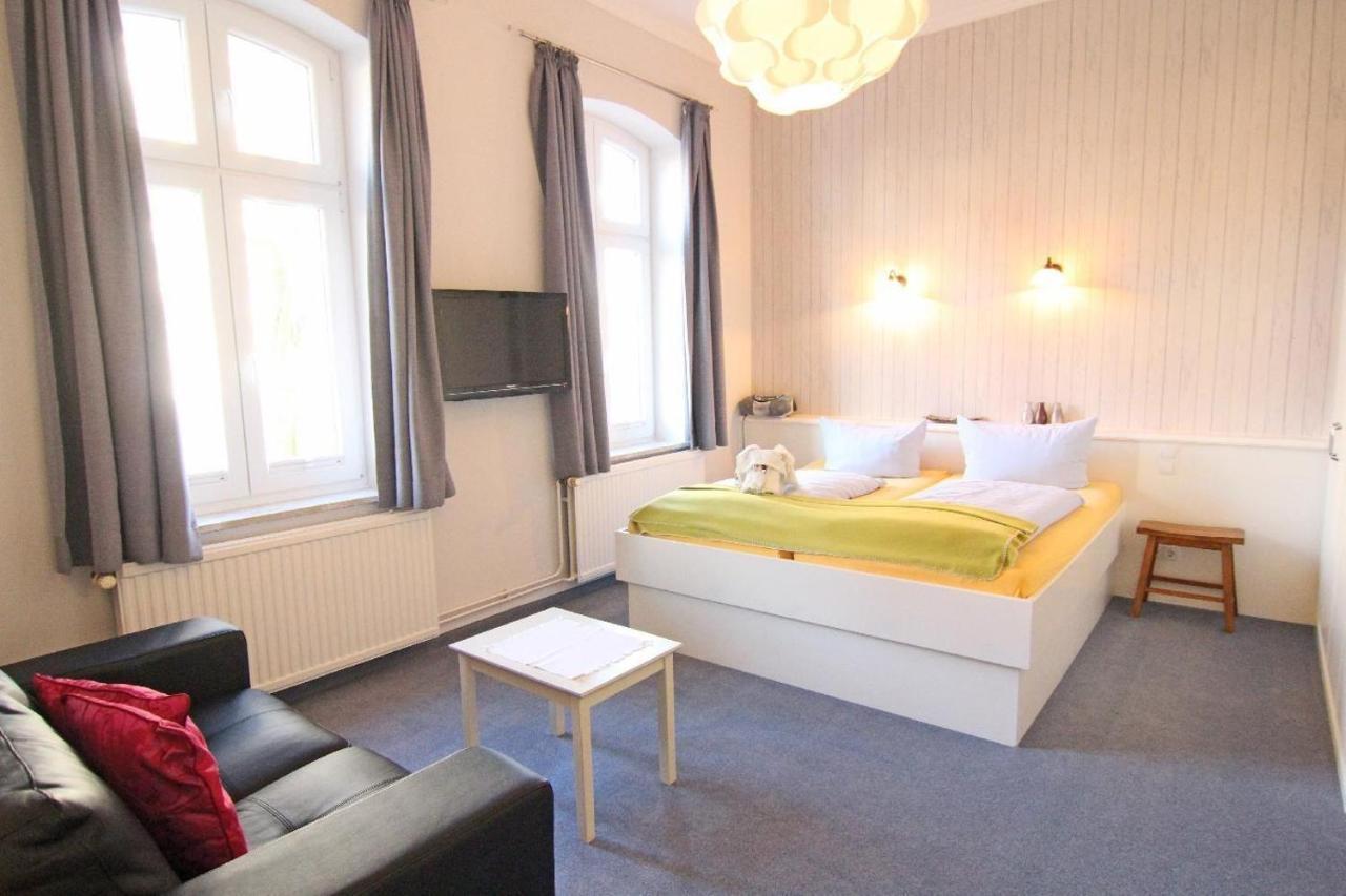 Hotel Kapitaenshaus-Lassen-Zimmer-Amistad Westerland Zewnętrze zdjęcie