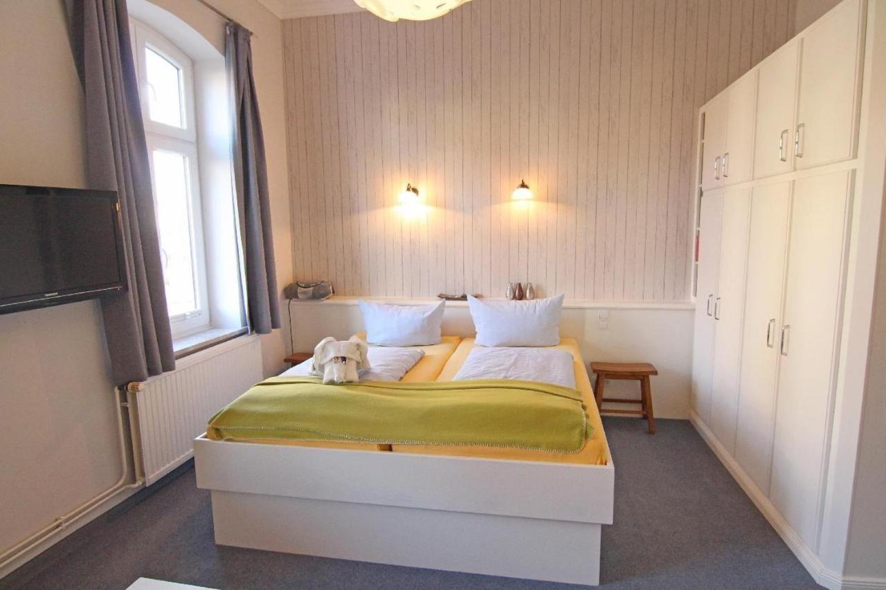 Hotel Kapitaenshaus-Lassen-Zimmer-Amistad Westerland Zewnętrze zdjęcie
