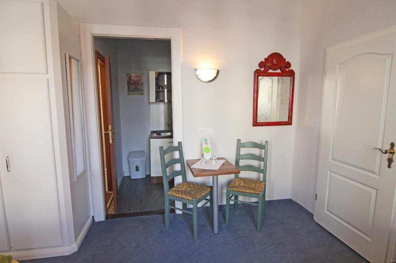 Hotel Kapitaenshaus-Lassen-Zimmer-Amistad Westerland Zewnętrze zdjęcie
